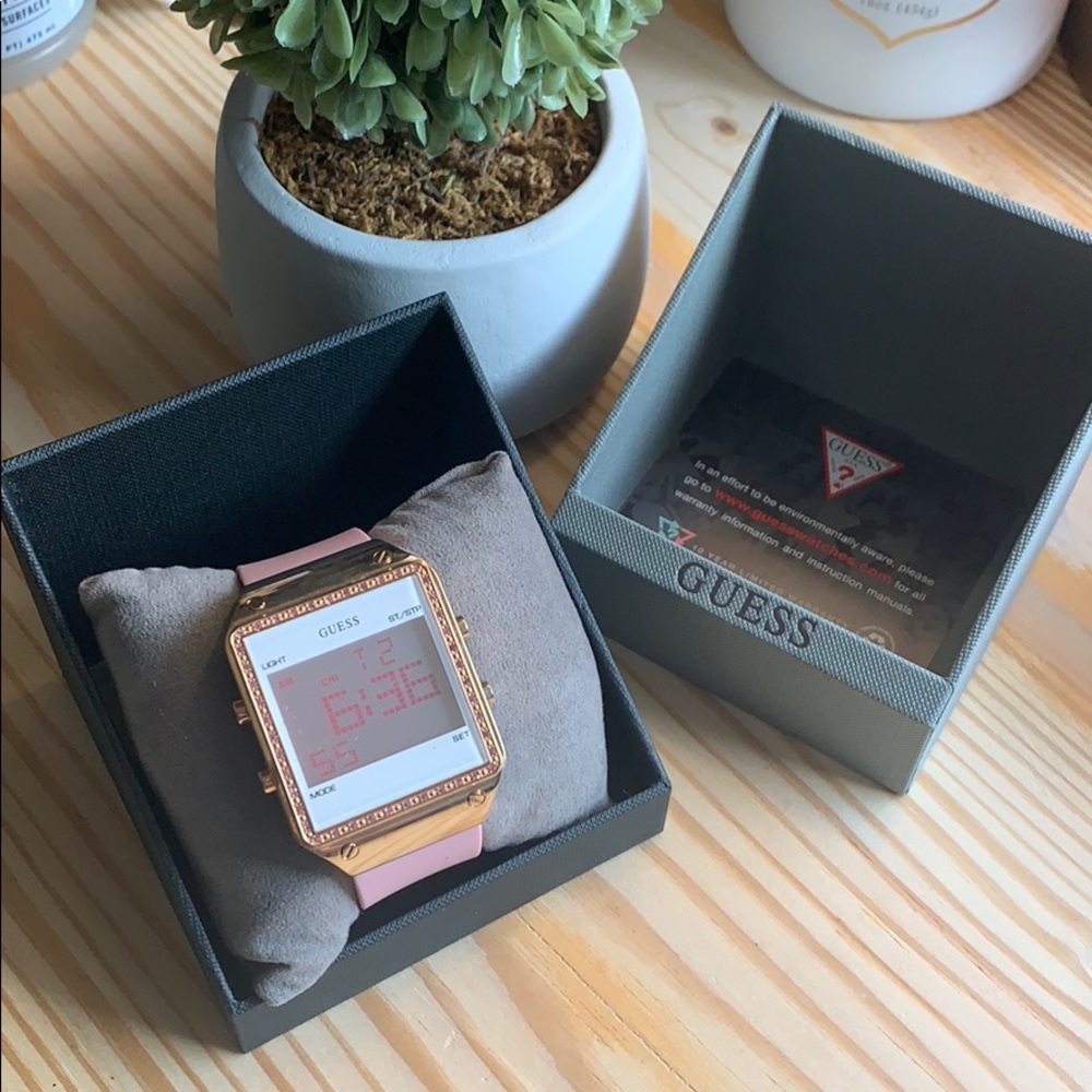 Guess digital watch 🎉